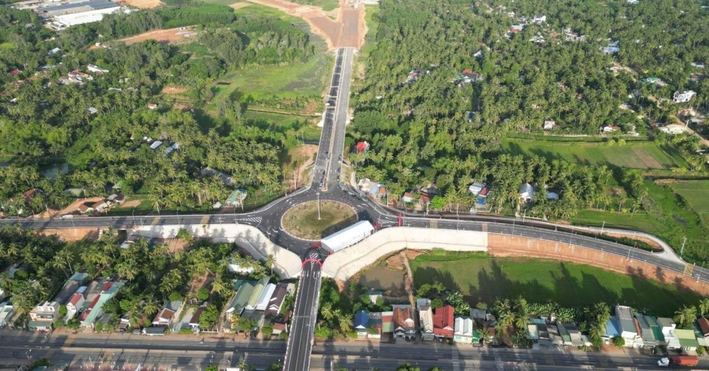 Đầu tư hơn 1.000 tỷ làm đường ven biển nối Bình Định và Quảng Ngãi