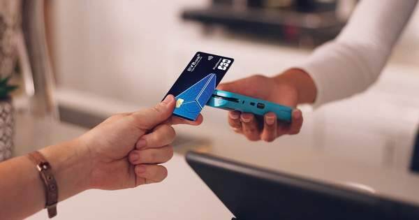 Ngân hàng chia sẻ “tip” mua sắm tiết kiệm dịp cuối năm