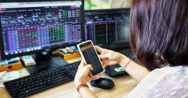 Bỏ tiền vào các quỹ mở tạo lợi nhuận bất ngờ 1 Bỏ tiền vào các quỹ mở tạo lợi nhuận bất ngờ