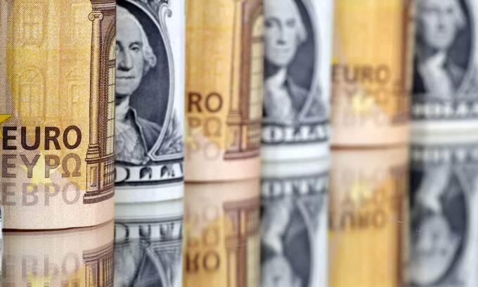 Dollar declines on black market