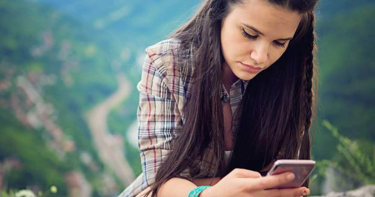 Giảm dùng mạng xã hội sẽ giảm trầm cảm và bớt cô đơn