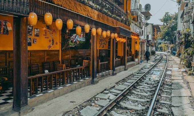 Hanoi, HCMC among 8 most livable cities for expats in Southeast Asia
