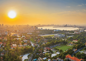 Năm 2025: Vững vàng vượt sóng?