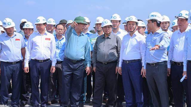 Thủ tướng đôn đốc tiến độ các dự án hạ tầng giao thông trọng điểm khu vực phía Nam