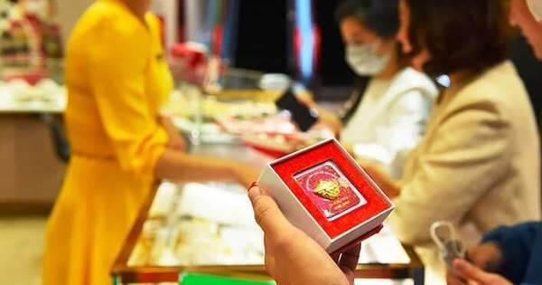 Người mua vàng ngày vía Thần Tài năm ngoái giờ lãi đậm