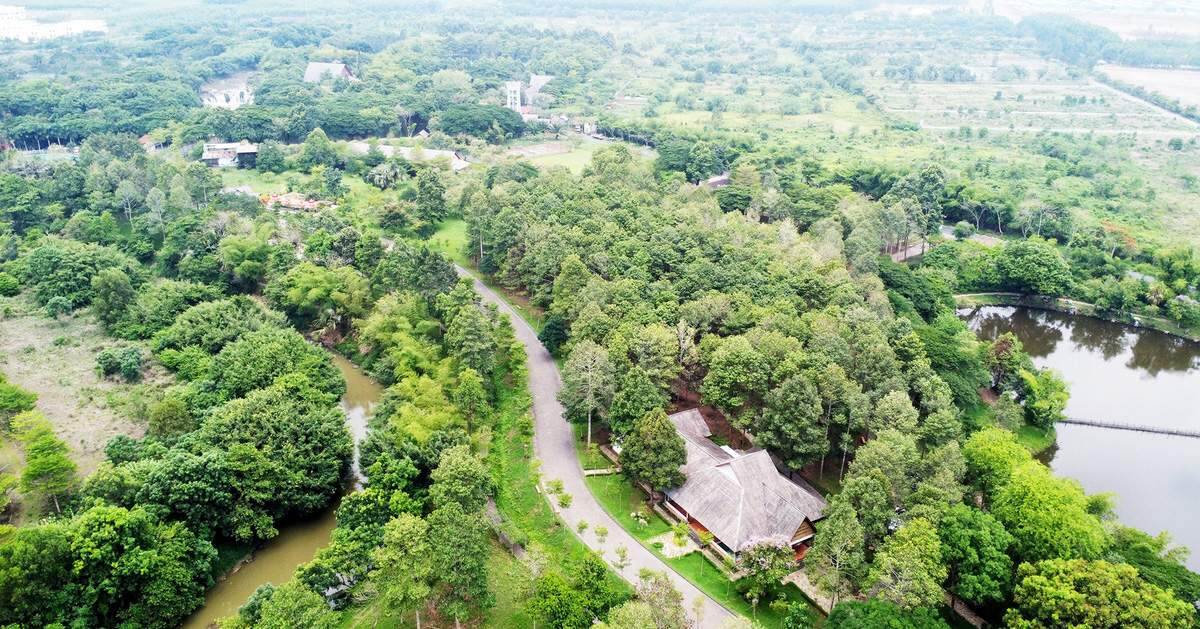 Doanh nghiệp bất động sản hẹp cửa lách luật