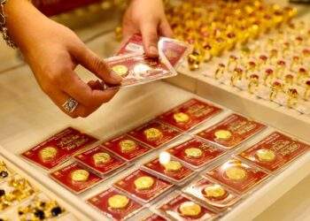Chuyên gia cảnh báo việc "mua đuổi", "bắt đáy"