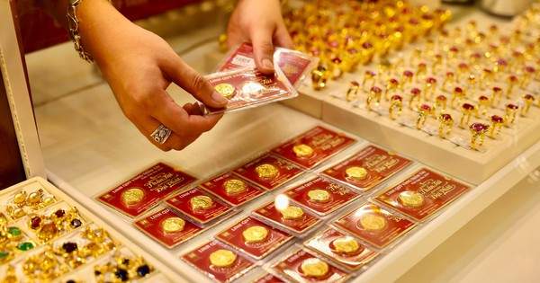 Chuyên gia cảnh báo việc “mua đuổi”, “bắt đáy”