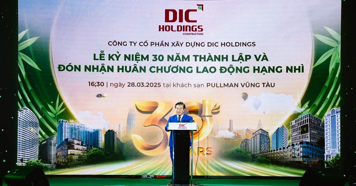 DIC Holdings đón nhận Huân chương Lao động hạng nhì
