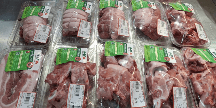 Giá thành heo hơi chỉ 45.000 đồng/kg, thịt heo vọt lên 280.000 đồng/kg 1 Giá thành heo hơi chỉ 45.000 đồng/kg, thịt heo vọt lên 280.000 đồng/kg
