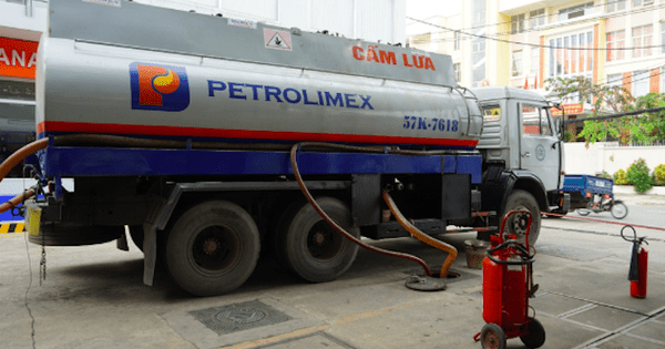 Petrolimex muốn sáp nhập một tổng công ty vận tải vốn điều lệ 300 tỉ đồng