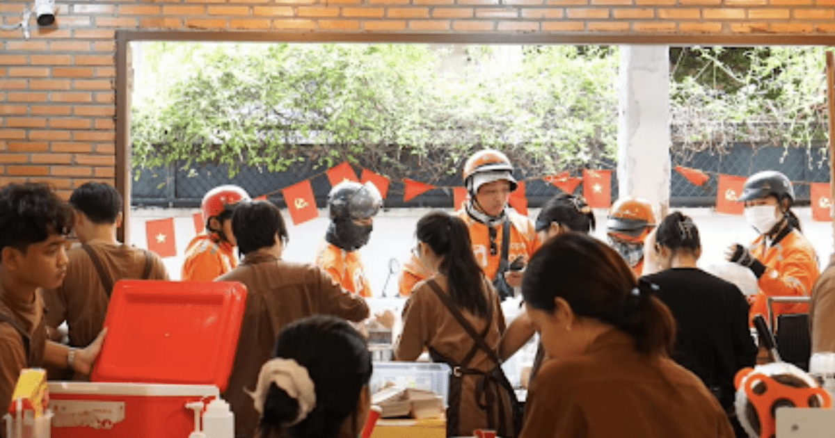 ShopeeFood Livestream 15.3: Tiếp sức cho 'gã khổng lồ'
