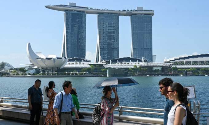 Singapore to lift employment period limit for foreigners with work permits