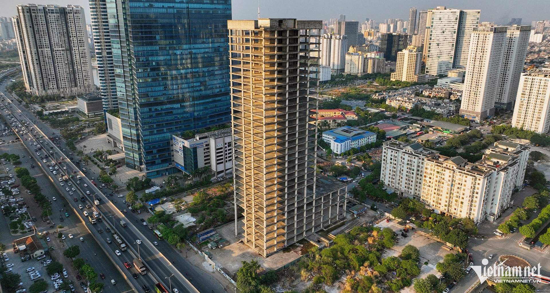Số phận long đong của tháp nghìn tỷ ‘trơ xương’ vào diện Ban Chỉ đạo TƯ theo dõi