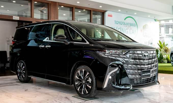 Toyota recalls luxury Alphard cars in Vietnam over faulty hoods 5 Toyota recalls luxury Alphard cars in Vietnam over faulty hoods