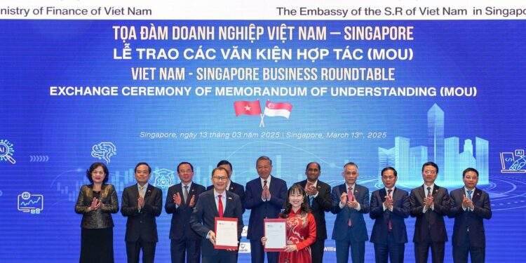 Trường đại học của tỉ phú Phạm Nhật Vượng tiến dần vào top 100 thế giới