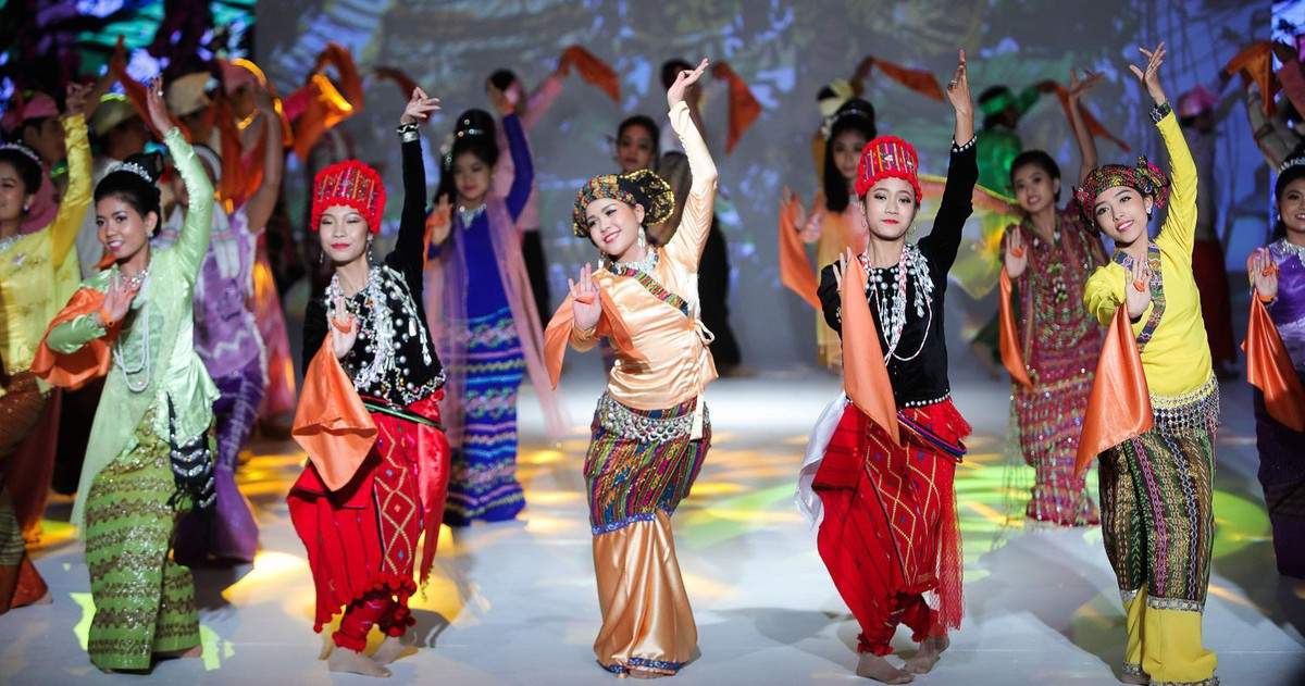 Tương lai Mytel từ câu chuyện của một vũ công xinh đẹp người Myanmar