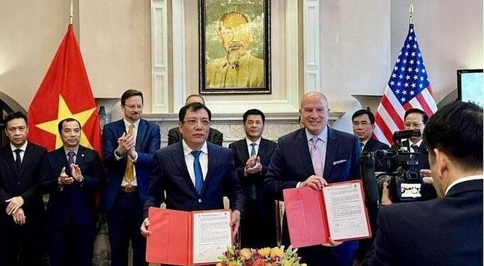 US, Vietnam firms sign $4B deals on energy and minerals