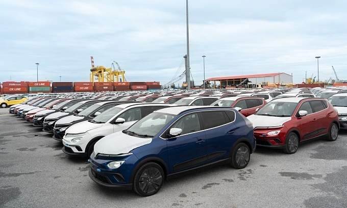 VinFast ships record nearly 2,500 EVs to Indonesia