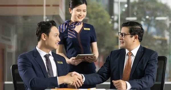Ngân hàng mở đầu làn sóng nhận sáp nhập và tầm nhìn chiến lược