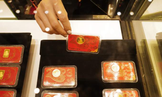 Gold price hits 5-day high