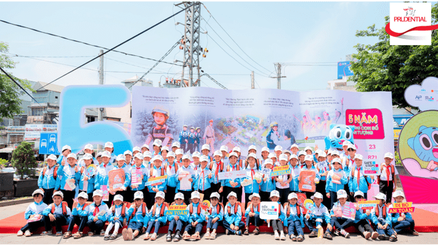 Prudential tổng kết 5 năm dự án "Đến trường an toàn" với Ngày hội An toàn giao thông cấp liên tỉnh