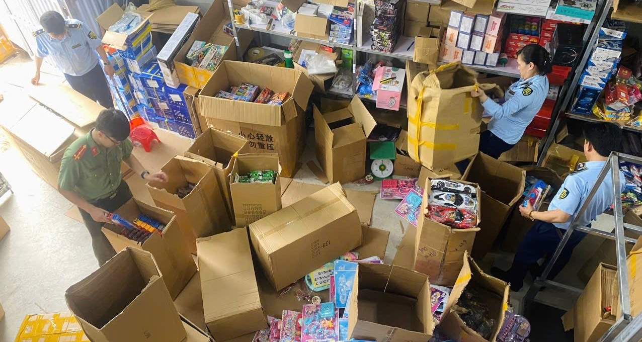 Tạm giữ hơn 3.000 đồ chơi không rõ nguồn gốc xuất xứ ở Nam Định