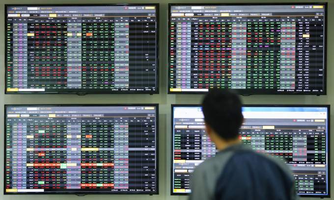 VN-Index drops as trading hit 2-week low