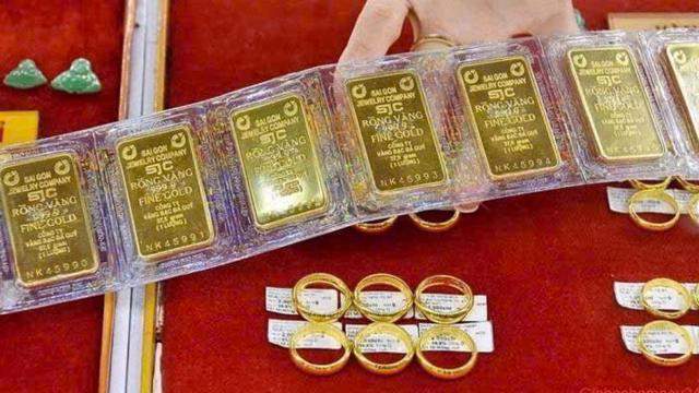 Giá vàng “bốc hơi” 500 nghìn đồng mỗi lượng sau 4 giờ đạt đỉnh lịch sử