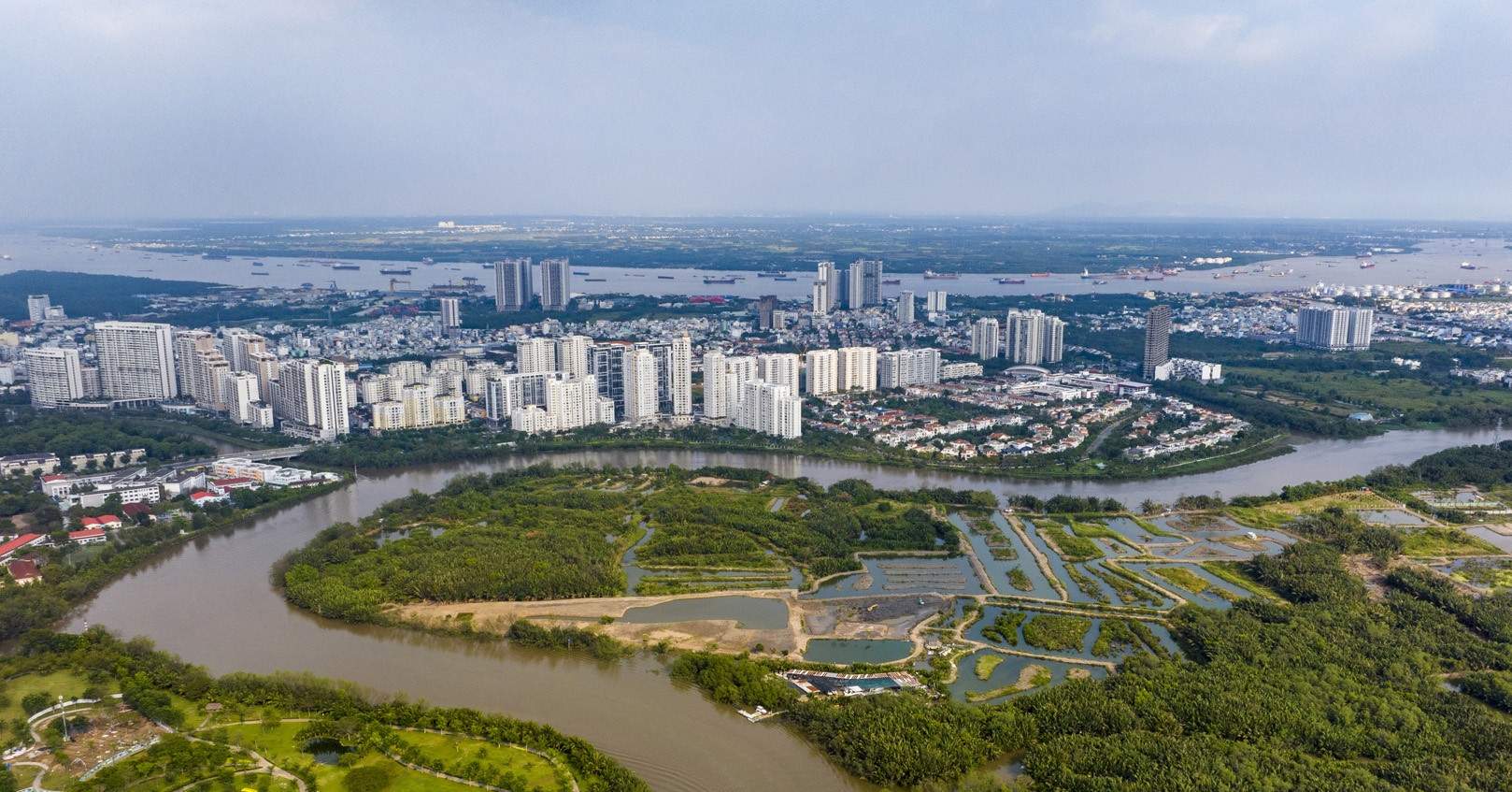 40 năm qua, chỉ 2 năm Việt Nam đạt tăng trưởng 9,3% và 9,5%