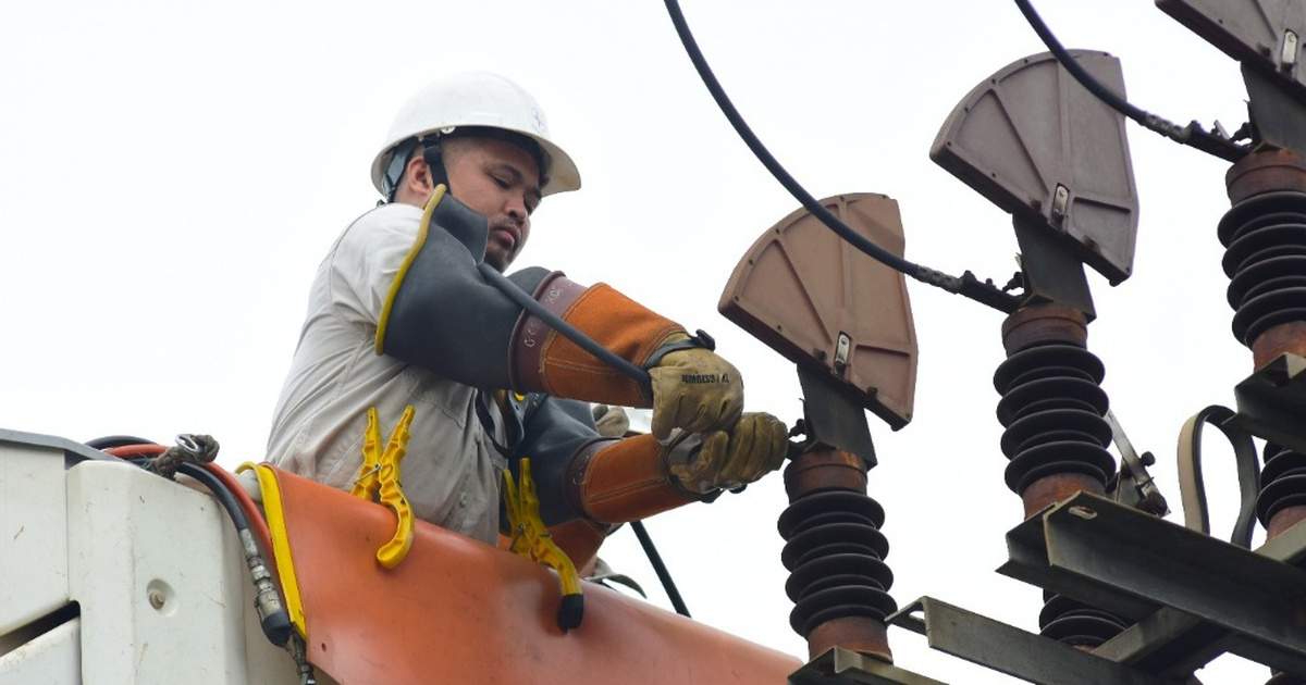 Biệt đội sửa chữa điện nóng