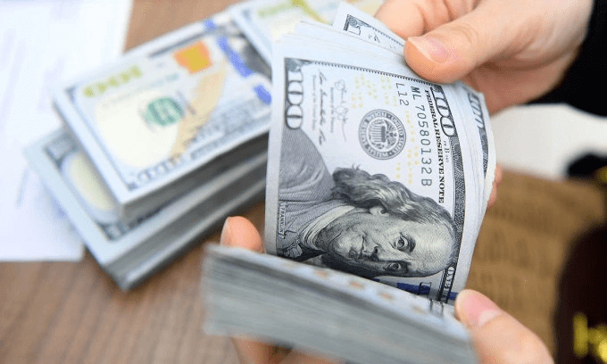 Dollar rises against dong - VnExpress International