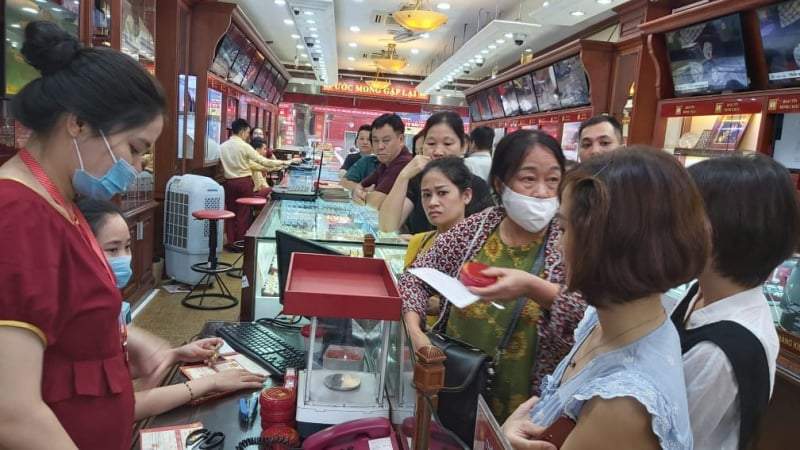 Giá vàng tăng cao, Thủ tướng ra Công điện riêng, chỉ đạo nóng yêu cầu Ngân hàng Nhà nước và Bộ Công an vào cuộc