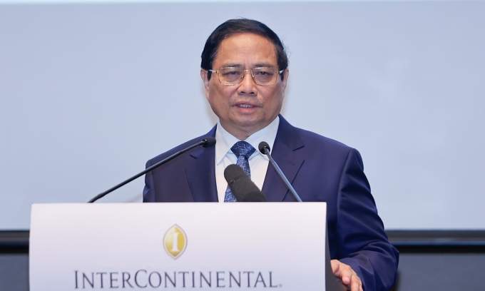 PM attends Vietnam–Malaysia business meeting in Kuala Lumpur