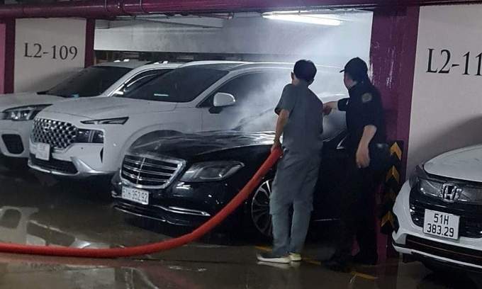 Singer Duy Manh drops compensation lawsuit against Mercedes-Benz