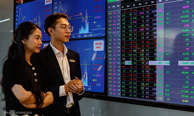 Stocks break 4-session gaining streak