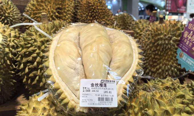 Thai government taps influencer for durian sale in China