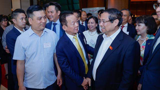 Thủ tướng Chính phủ đối thoại với các doanh nhân ngay tại hội nghị quán triệt và triển khai Nghị quyết 68
