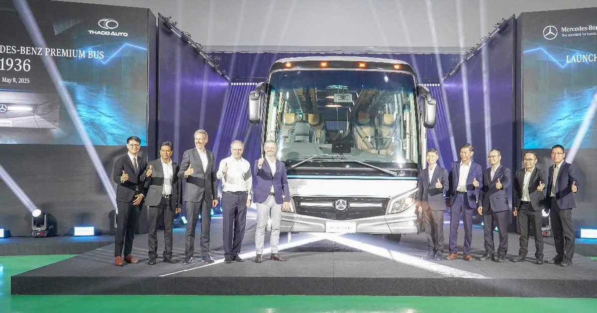 Xuất khẩu xe bus cao cấp thương hiệu Mercedes-Benz do THACO sản xuất