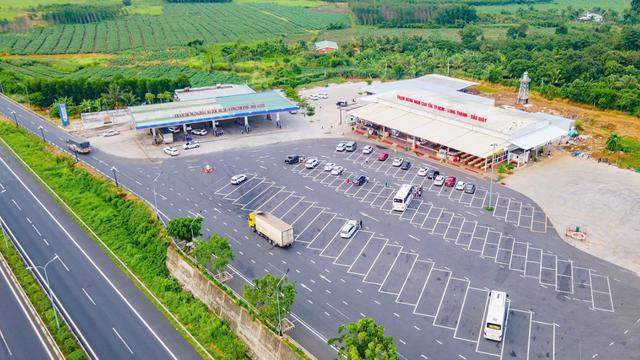 Yêu cầu xử lý nghiêm nhà đầu tư, doanh nghiệp chậm triển khai trạm dừng nghỉ trên các tuyến cao tốc