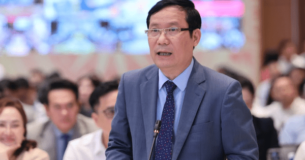 Người dân ngại bỏ tiền vào kinh doanh nên có hiện tượng tiền gửi trong ngân hàng cao như hiện nay