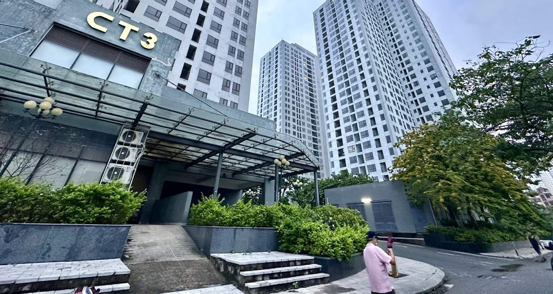 Mỗi tháng tốn 200 triệu vận hành tòa nhà giữa Hà Nội 'có tầng chỉ 1 hộ dân ở'