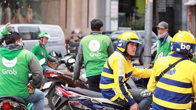 Người Hà Nội và TP.HCM chi mạnh tay cho gọi xe: 250.000 đồng/tháng cho ô tô, 105.000 cho xe máy