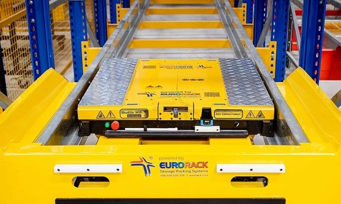 Eurorack Wifi Shuttle Robot: A smart warehousing solution for the logistics industry