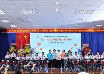Nâng bước thành công: 40 năm đồng hành với học sinh vượt khó