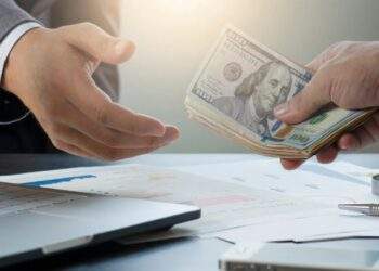 Tăng giá, ngân hàng bán ra vượt 26.400 đồng