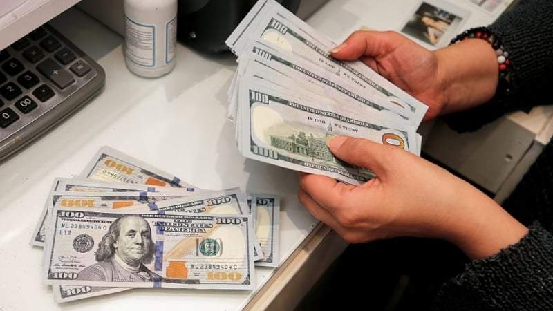 Thị trường tự do áp sát 26.600 VND/USD