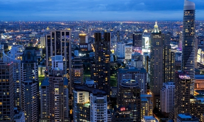 Which Southeast Asian city is rated worst globally for scams and pickpocketing?