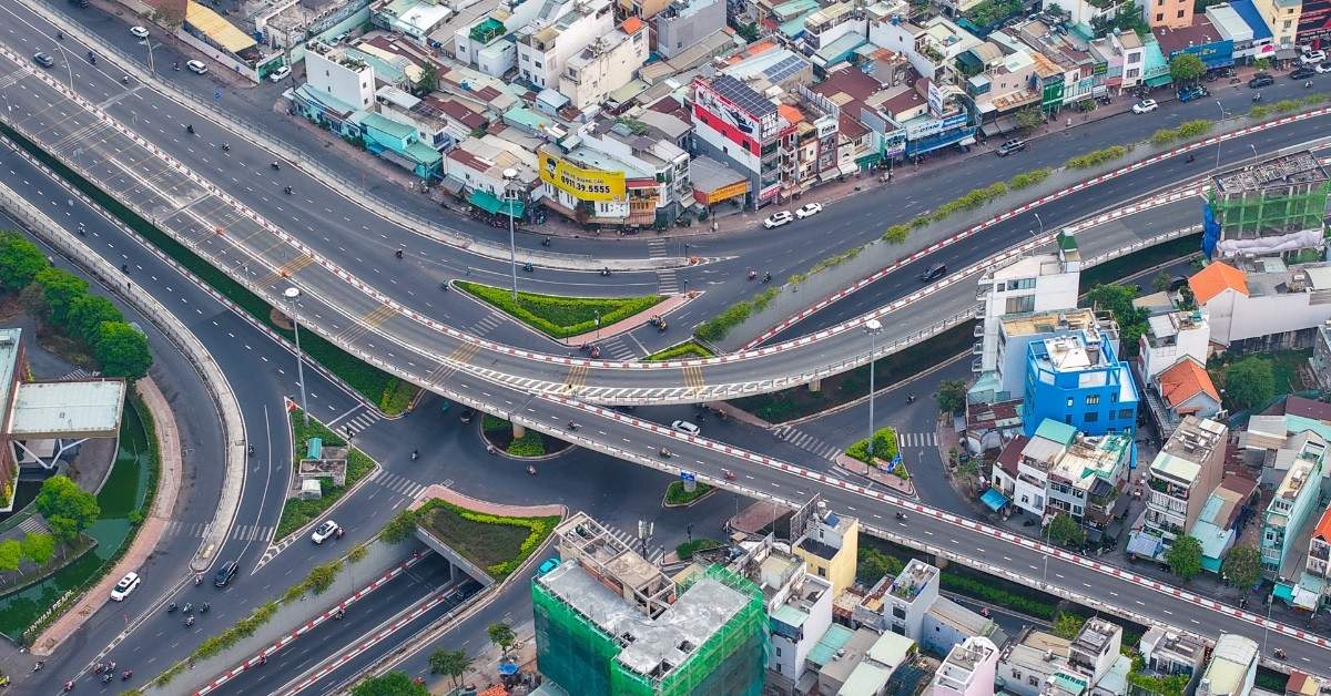 Bất động sản TPHCM nóng trở lại, nhưng không dành cho người không hiểu luật