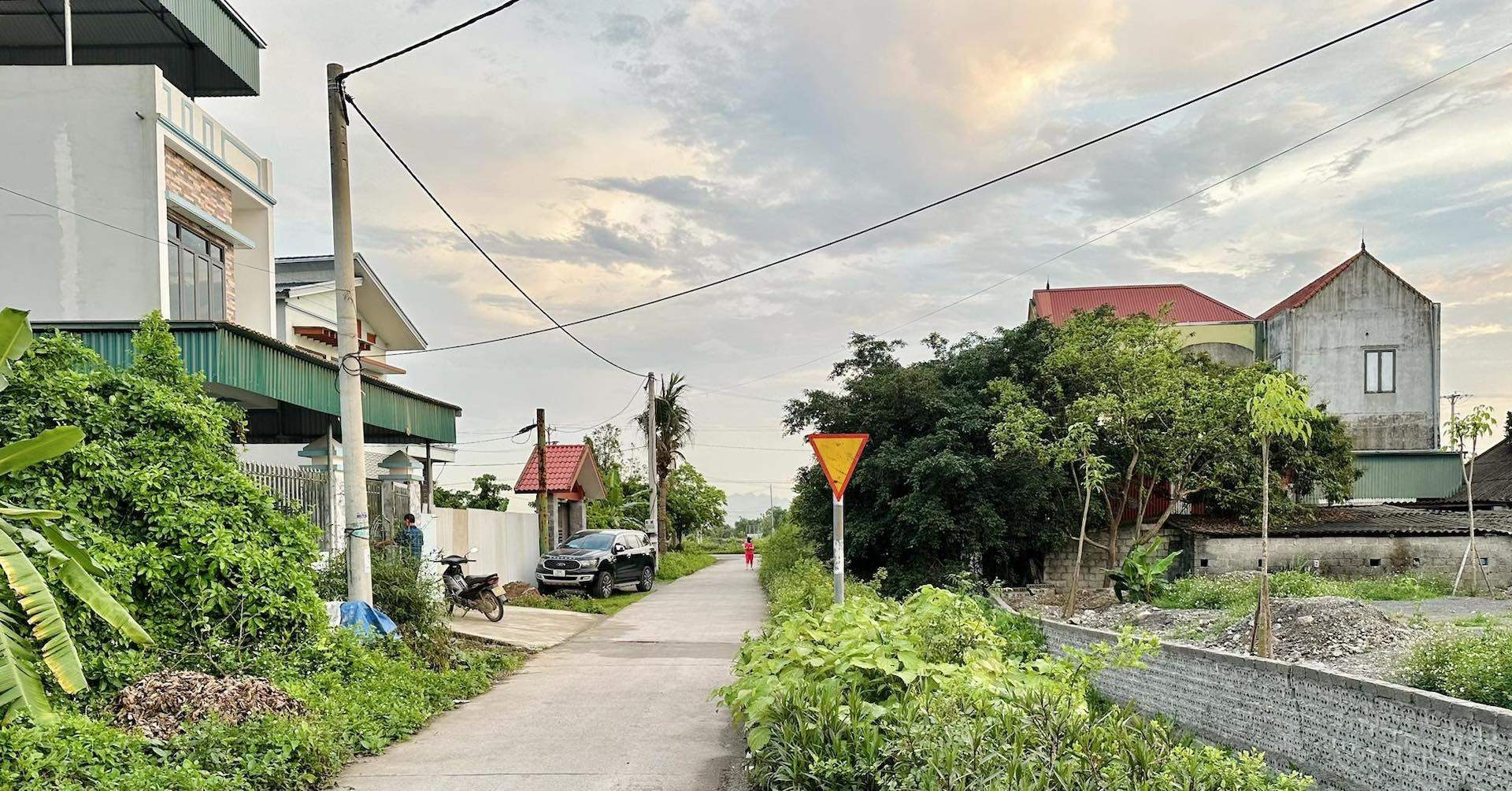 Bối rối sau sáp nhập, 2.000m2 đất ở chỉ còn 400m2; dân tố chiêu trò của ‘cò’
